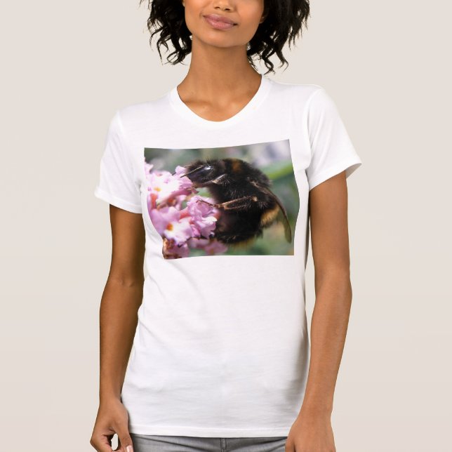 Camiseta Bumblebee Ocupado e Flores Rosa T Shirt (Frente)