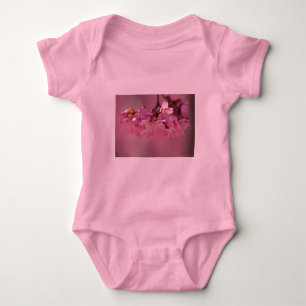 Camiseta Buquê Delicado Rosa de Flores de Cerejeira Sakura
