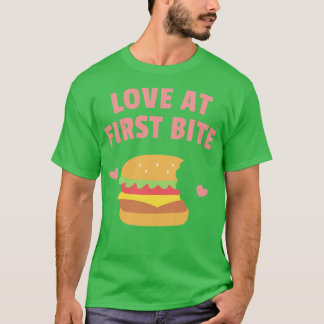 Camiseta Burger Love In First Bite Engraçado