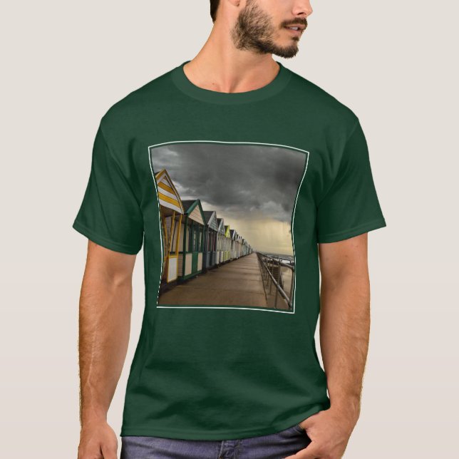 Camiseta Cabanas da praia em uma tempestade | Southwold do (Frente)