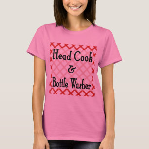Camiseta Cabeça Cozinheira e Garrafa Saiu Engraçada Dizendo