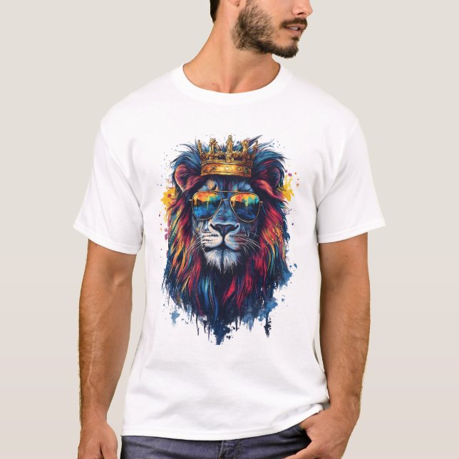 Camiseta Cabeça de Leão Negrito com Óculos de Sol e Coroa (Frente)