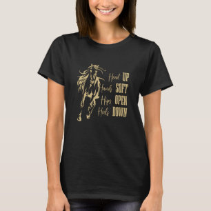 Camiseta Cabeça Erguida Mãos Macias Quadris Amor por Cavalg