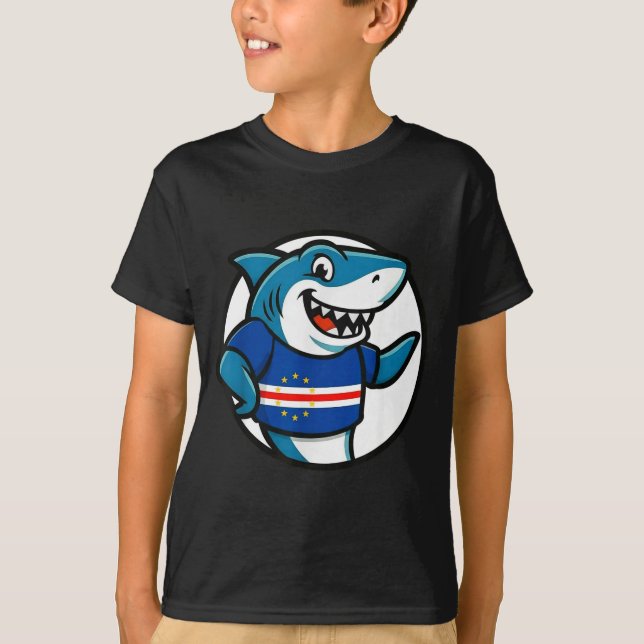 Camiseta Cabo Verde Flag Shark Funny Cabo Verdean  (Frente)