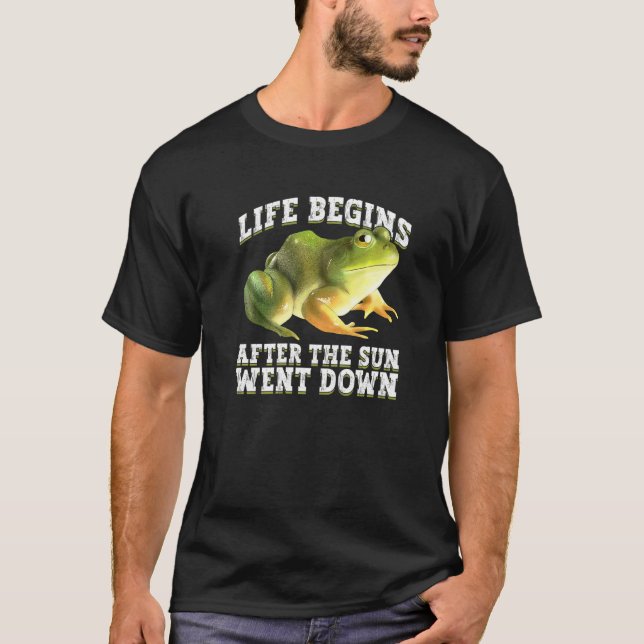 Camiseta Caça Noturna com Fisga e Captura de Rãs (Frente)