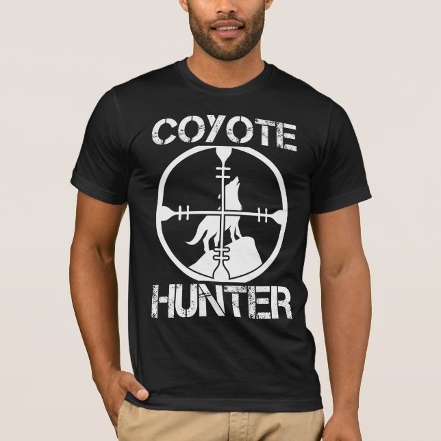 Camiseta Caçador de Animais Selvagens Caçados por Coyote (Frente)