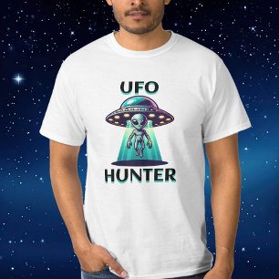 Camiseta Caçador de OVNI   Arte de IA com OVNI e Alien