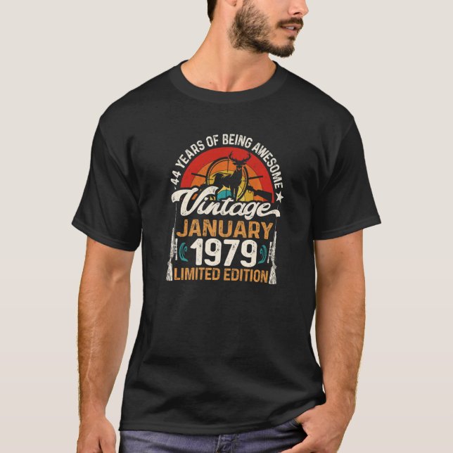 Camiseta Caçadores de veados de 44 anos Janeiro de 1979 44 (Frente)