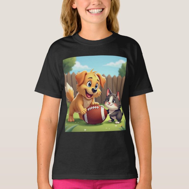 Camiseta Cachorro Adorável Brincando com Futebol (Frente)
