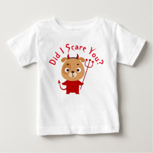 Camiseta Cachorro bonito com fantasia de diabo vermelho seg