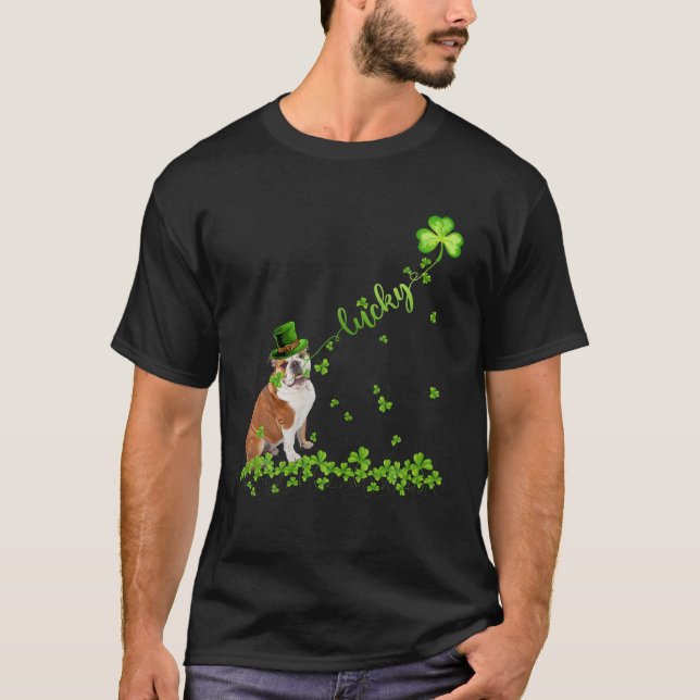 Camiseta Cachorro-Bulldog Inglês Rua Engraçado de Shamrock. (Frente)