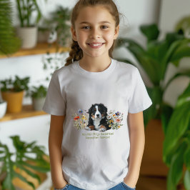Camiseta Cachorro da Montanha Bernese em Flores Selvagens