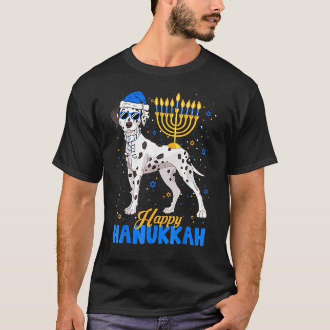 Camiseta Cachorro Dalmaciano Menorah Happy Hanukkah Chanuk (Frente)
