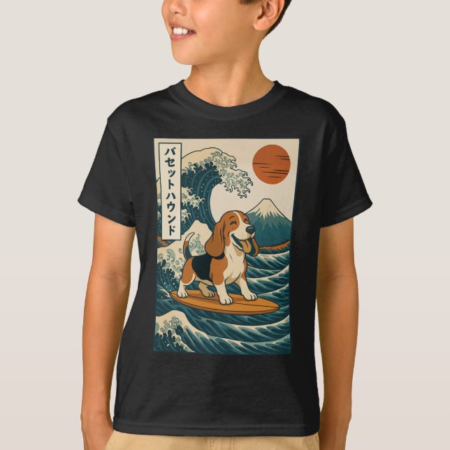 Camiseta Cachorro de Aposta Surfando Onda Japonesa  (Frente)