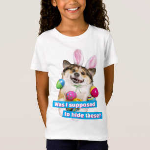 Camiseta Cachorro Deitado sobre Ovos de Páscoa