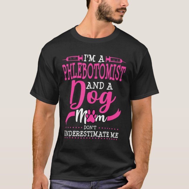 Camiseta Cachorro Flebotomista Proprietário da Mãe Pug Gold (Frente)