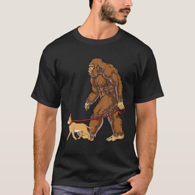 Camiseta Cachorro Grande Caminhando Chihuahua Homens Mulher (Frente)