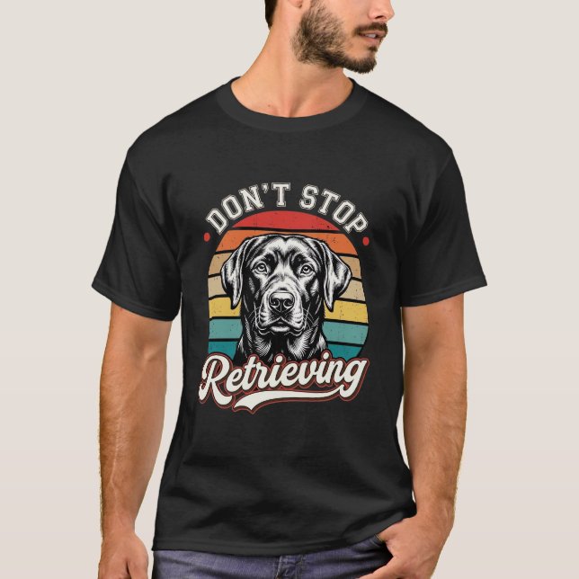 Camiseta Cachorro Labrador Retro Não Para de Buscar (Frente)