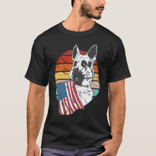 Camiseta Cachorro pastor alemão vintage segurando uma bande