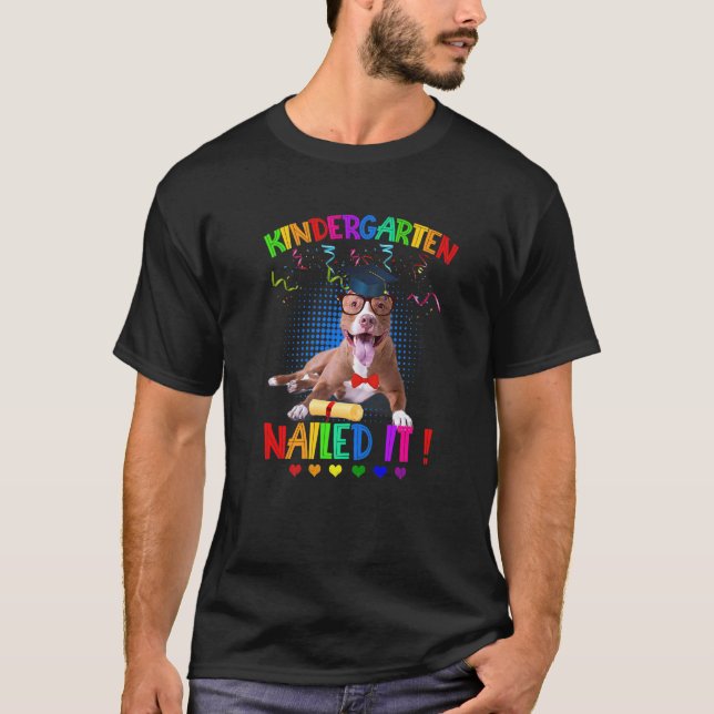 Camiseta Cachorro Pit Bull Engraçado Turma de Formatura do  (Frente)