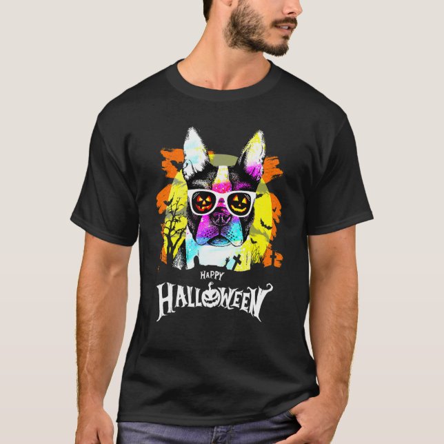 Camiseta Cachorro Pug Arco-íris de Halloween Noite Assustad (Frente)