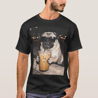 Camiseta Cachorro Pug Engraçado Bebendo Café Gelado