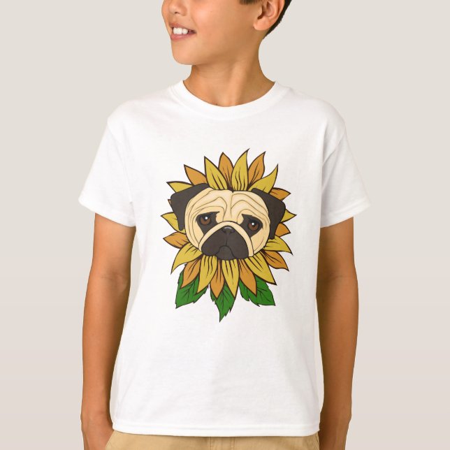 Camiseta Cachorro Pug Fofo em um Girassol (Frente)