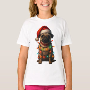 Camiseta Cachorro Pug Fofo Envolvido em Luzes de Natal Usan