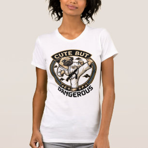 Camiseta Cachorro Pug Fofo Mas Perigoso Chute de Caratê_1