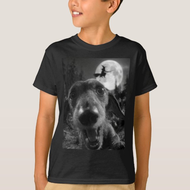 Camiseta Cachorro Salsicha Engraçado Selfie Lua Cheia Bruxa (Frente)