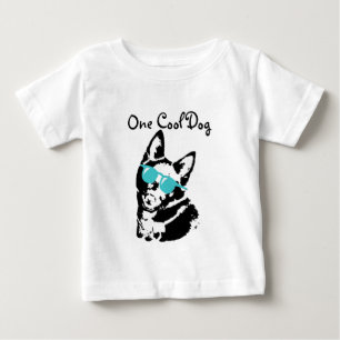 Camiseta Cachorro Schipperke com óculos de sol