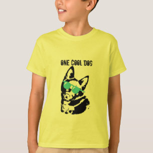 Camiseta Cachorro Schipperke com óculos de sol