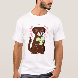 Camiseta cachorro segurando um coração verde