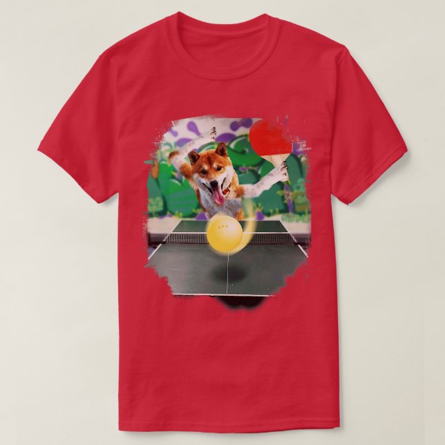 Camiseta Cachorro Shiba Inu Jogando Tênis de Mesa (Frente do Design)