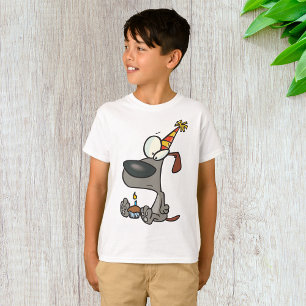 Camiseta Cachorro Triste de Aniversário Cartoon com Bolo de