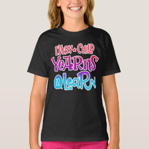 Camiseta Cada Criança Aprende A Aprender Voltar à escola