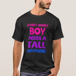Camiseta Cada Garoto Alto Precisa De Um Impresso Lésbico D