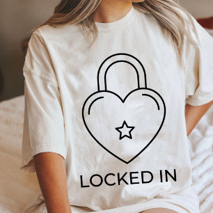 Camiseta Cadeado de Coração Bloqueado em Design Minimalista