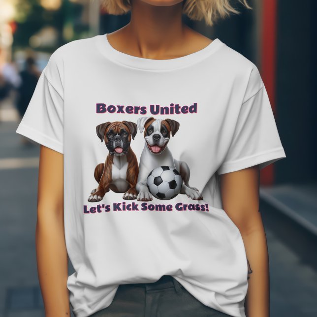 Camiseta Cães Boxer Unidos Vamos Chutar Alguma Grama  (Criador carregado)