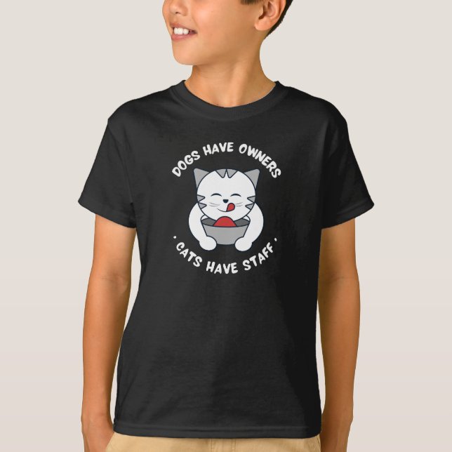 Camiseta Cães Têm Proprietários Gatos Com Funcionarios Engr (Frente)