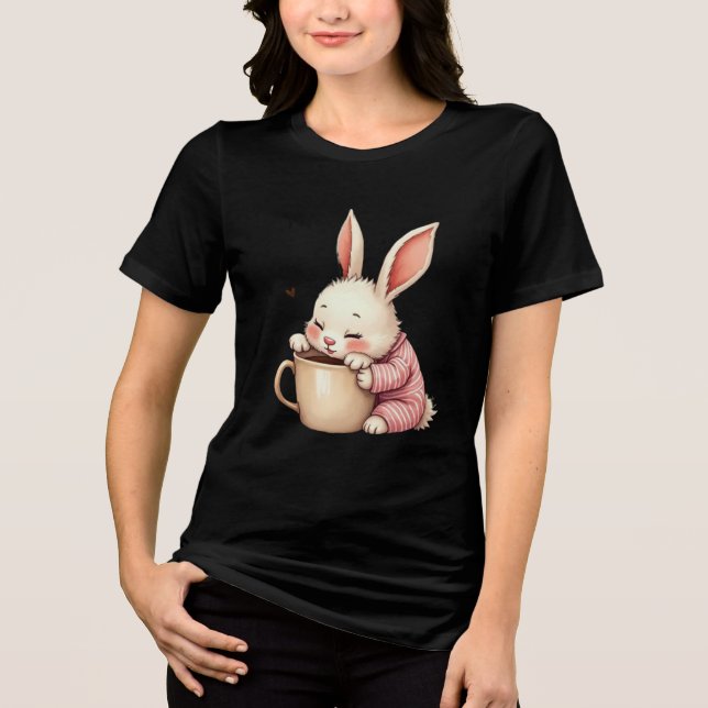 Camiseta Café da Manhã com Abraços do Coelho da Felicidade  (Frente)