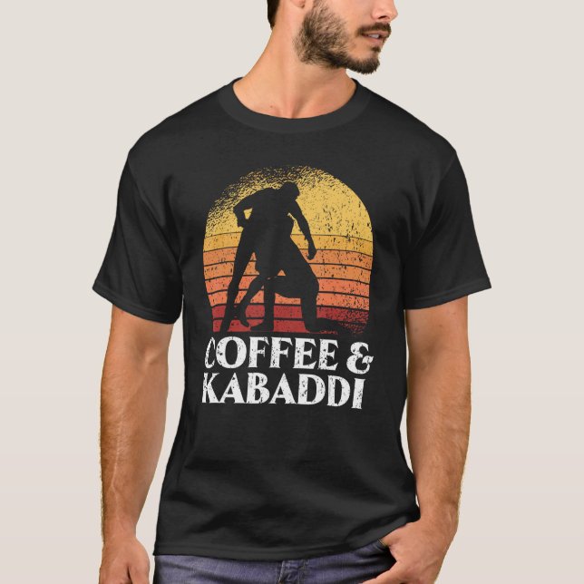 Camiseta Café E Kabadi Indian Game Team - Raider C (Frente)