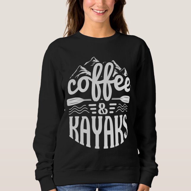 Camiseta Café e Kayaks - Kayaking Engraçado (Frente)