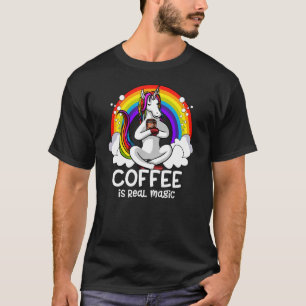 Camiseta Café é Magia Real, Unicórnio Arco-Íris Lgbt Pride 