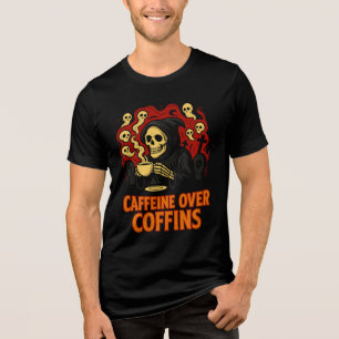 Camiseta Cafeína Sobre Caixões Café Sombrio da Morte