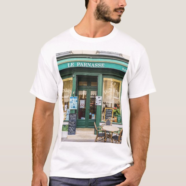 Camiseta Cafés franceses: Versalhes é uma cena acolhedora. (Frente)