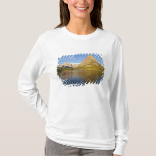 Camiseta Caiaque no Lago Swiftcurrent ao nascer do sol no