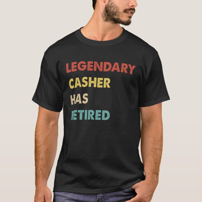 Camiseta Caixa Lendário Retrô se Aposentou (Frente)