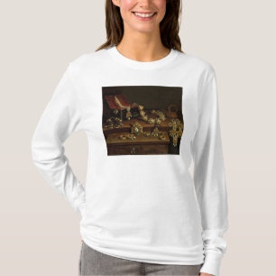 Camiseta Caixão das jóias em uma mesa