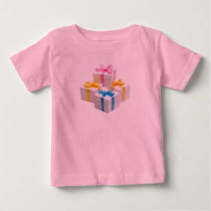 Camiseta Caixas de Presente Arco-íris Aniversário